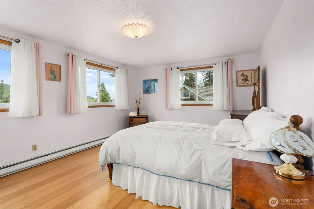 209 Harrison Street Raymond WA 98577