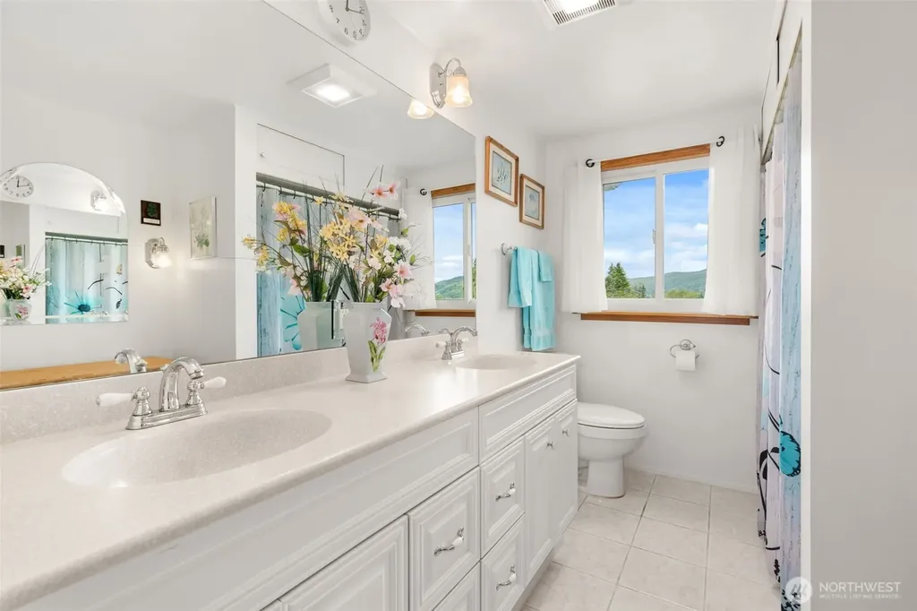 209 Harrison Street Raymond WA 98577