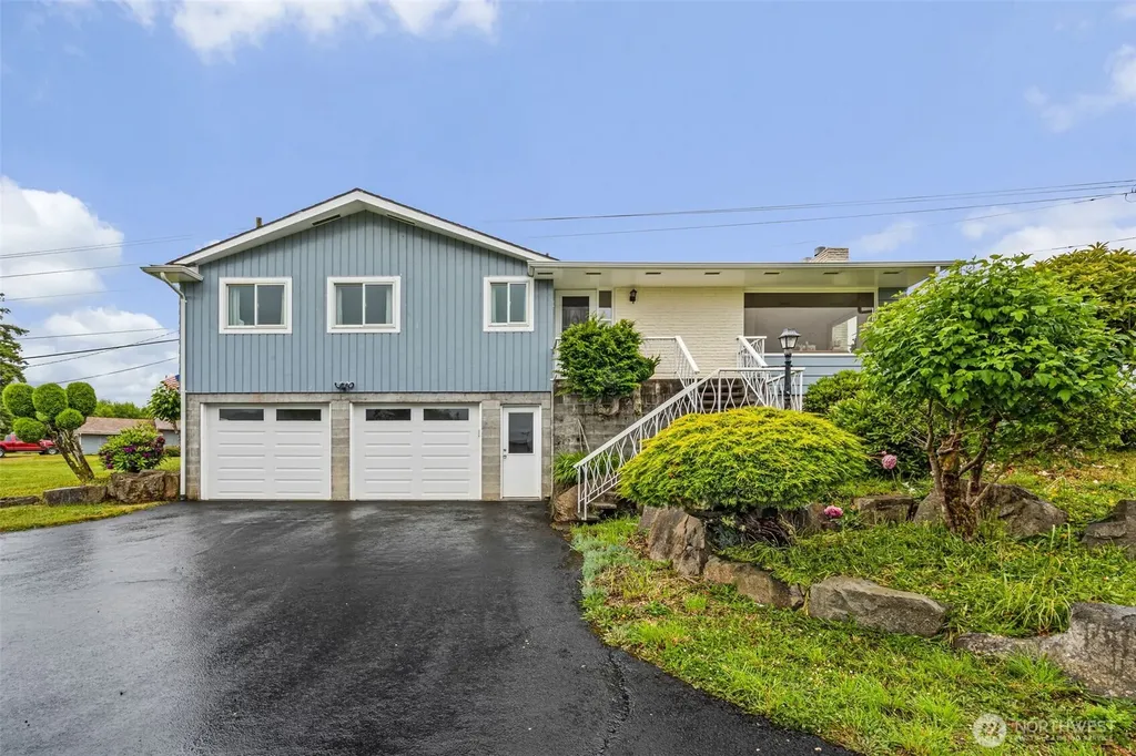209 Harrison Street Raymond WA 98577