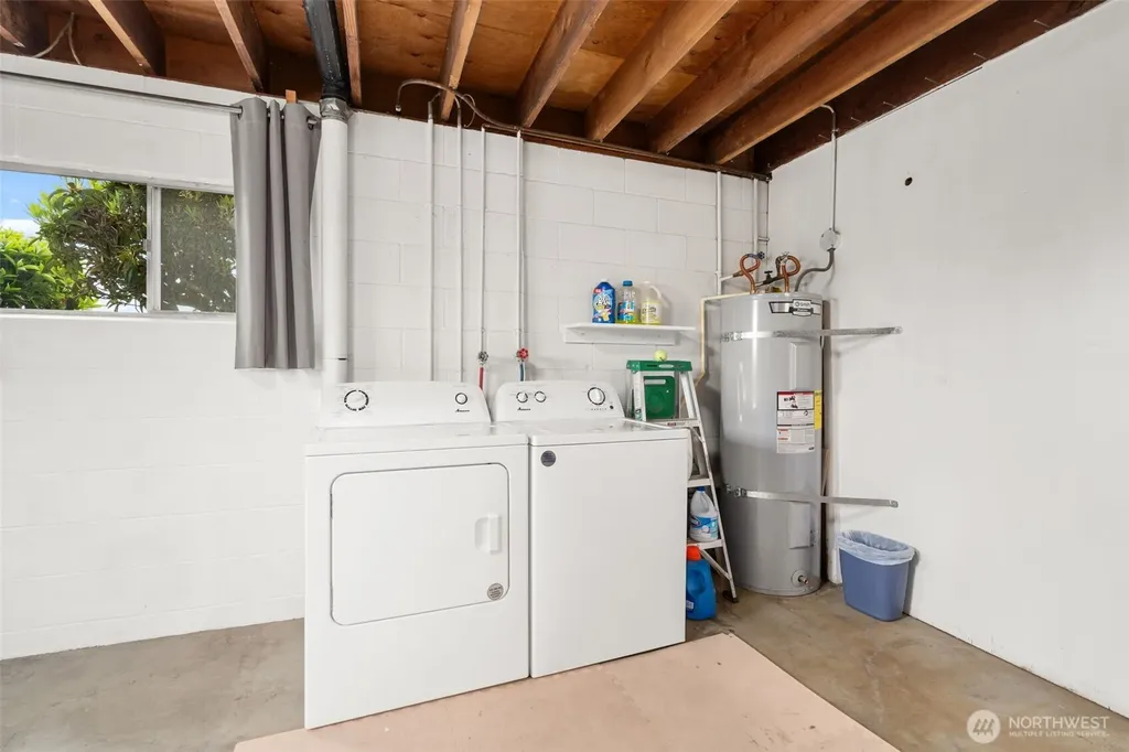 209 Harrison Street Raymond WA 98577