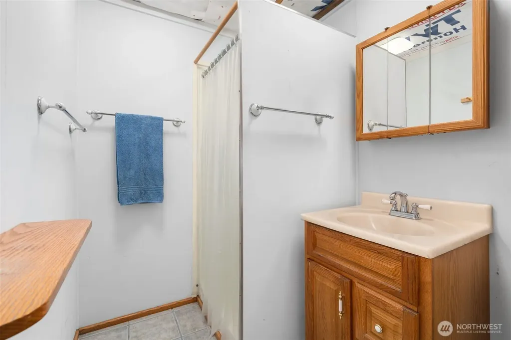 209 Harrison Street Raymond WA 98577