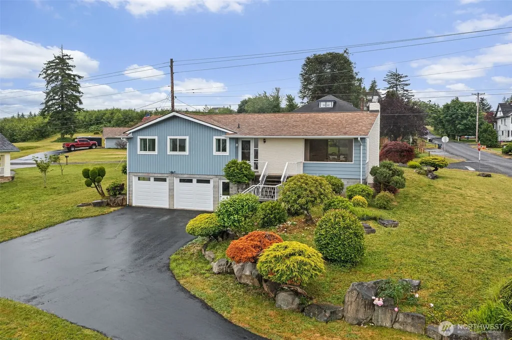 209 Harrison Street Raymond WA 98577