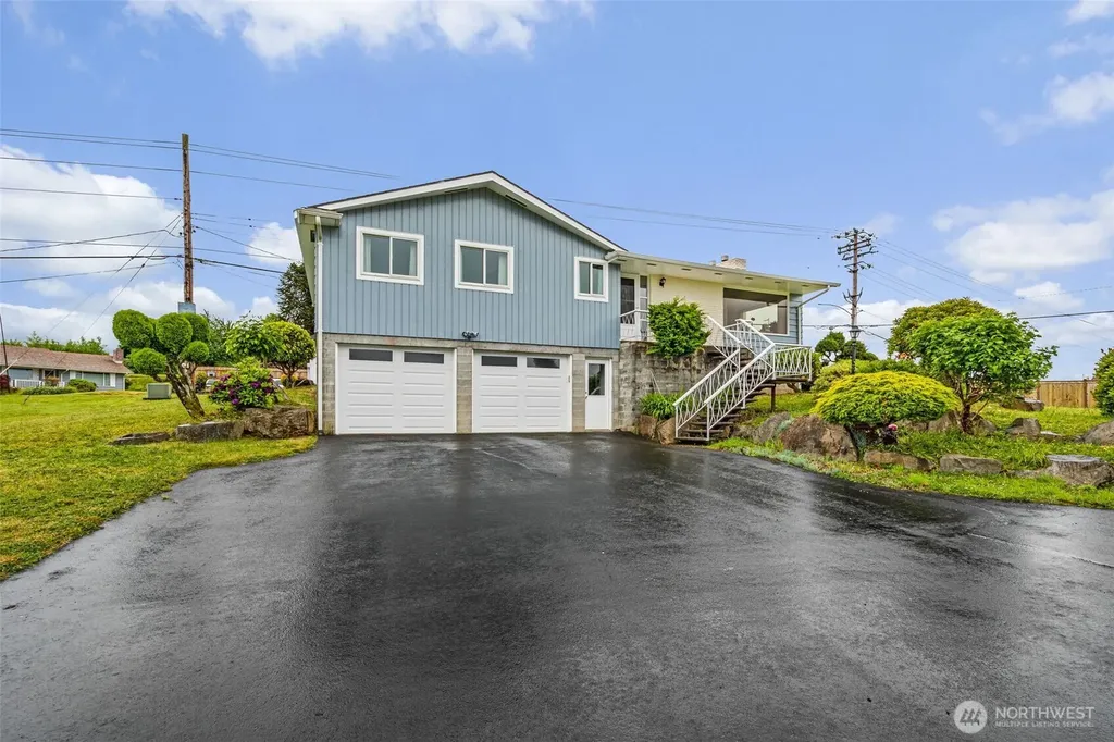 209 Harrison Street Raymond WA 98577