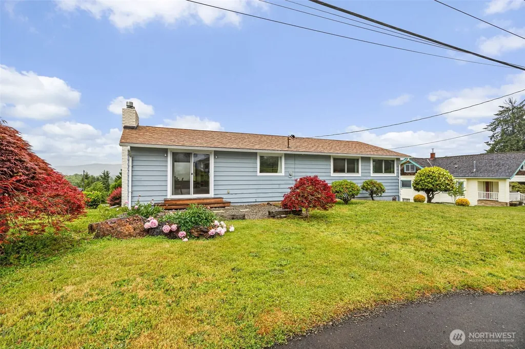 209 Harrison Street Raymond WA 98577