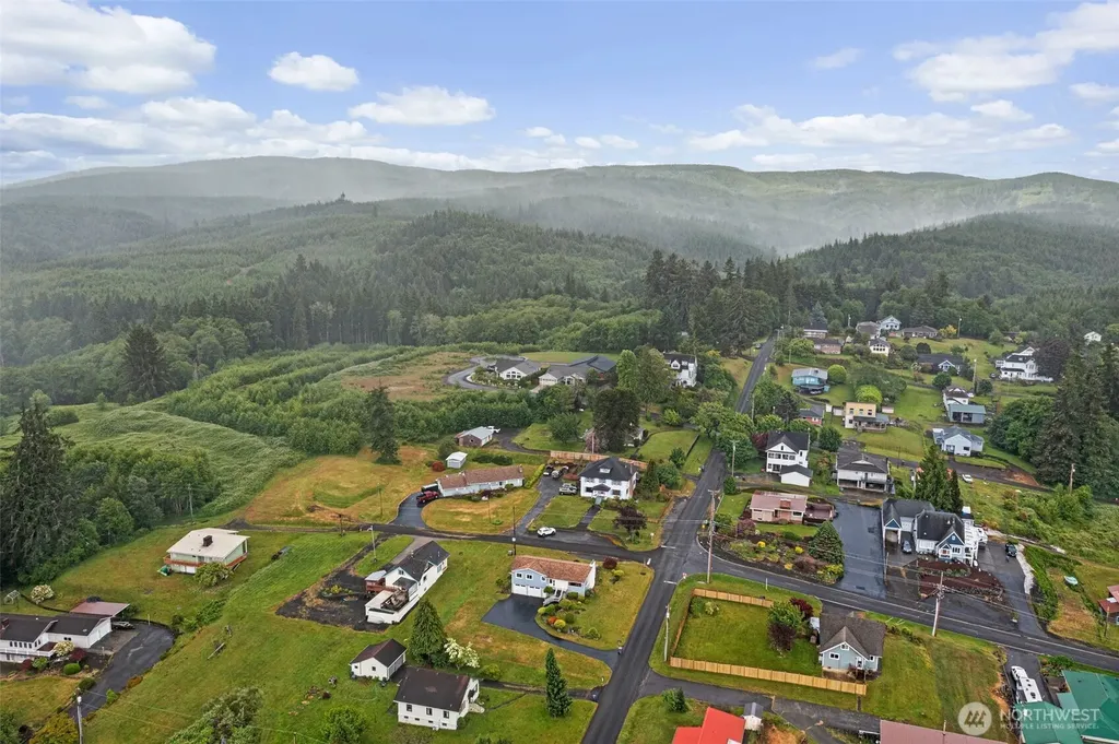 209 Harrison Street Raymond WA 98577