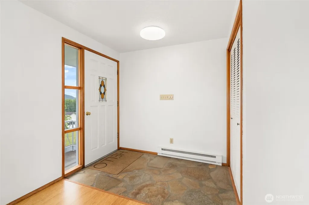 209 Harrison Street Raymond WA 98577