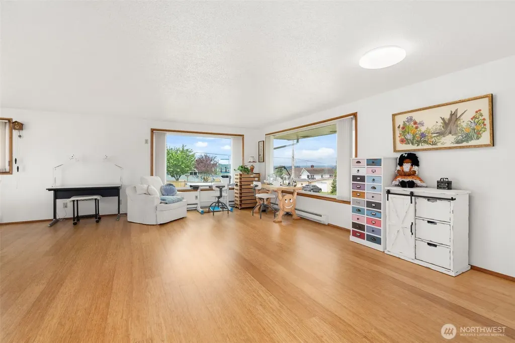 209 Harrison Street Raymond WA 98577