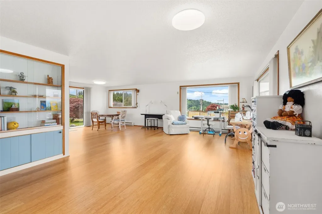 209 Harrison Street Raymond WA 98577