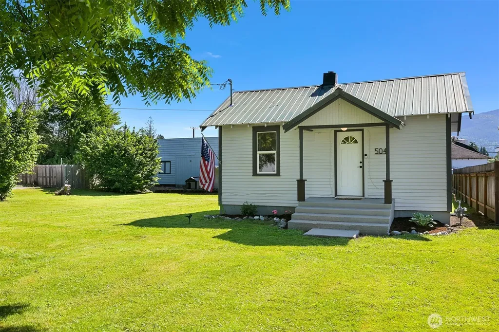 504 W 1st Street Nooksack WA 98276