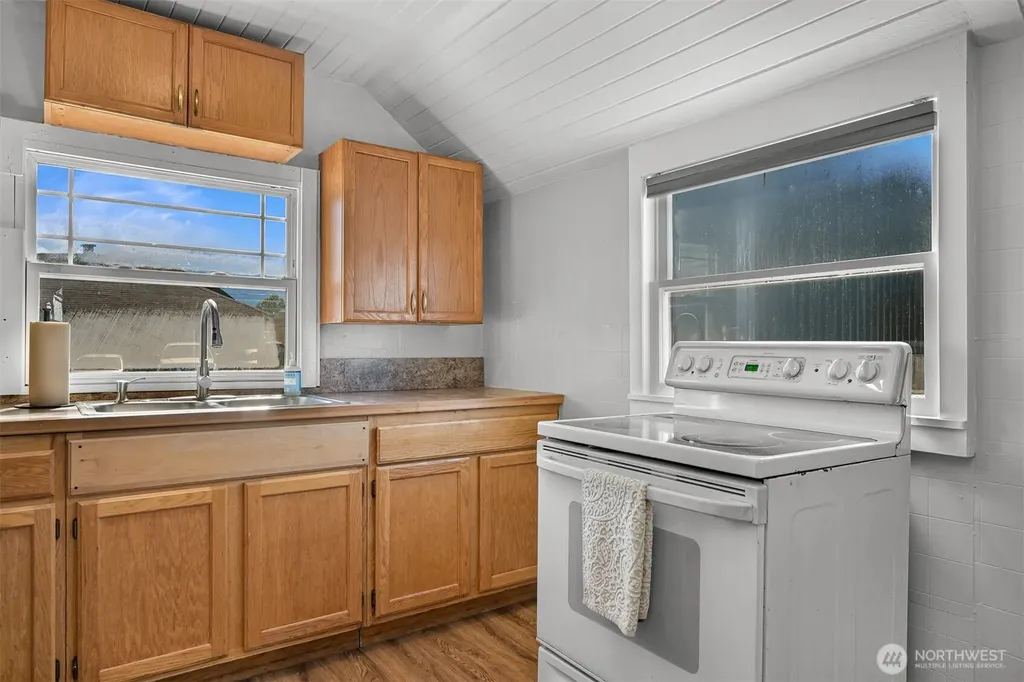 504 W 1st Street Nooksack WA 98276