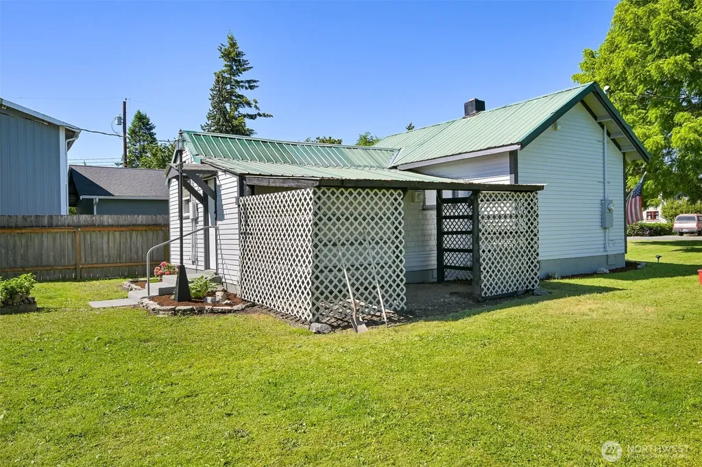 504 W 1st Street Nooksack WA 98276
