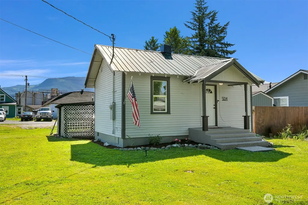 504 W 1st Street Nooksack WA 98276