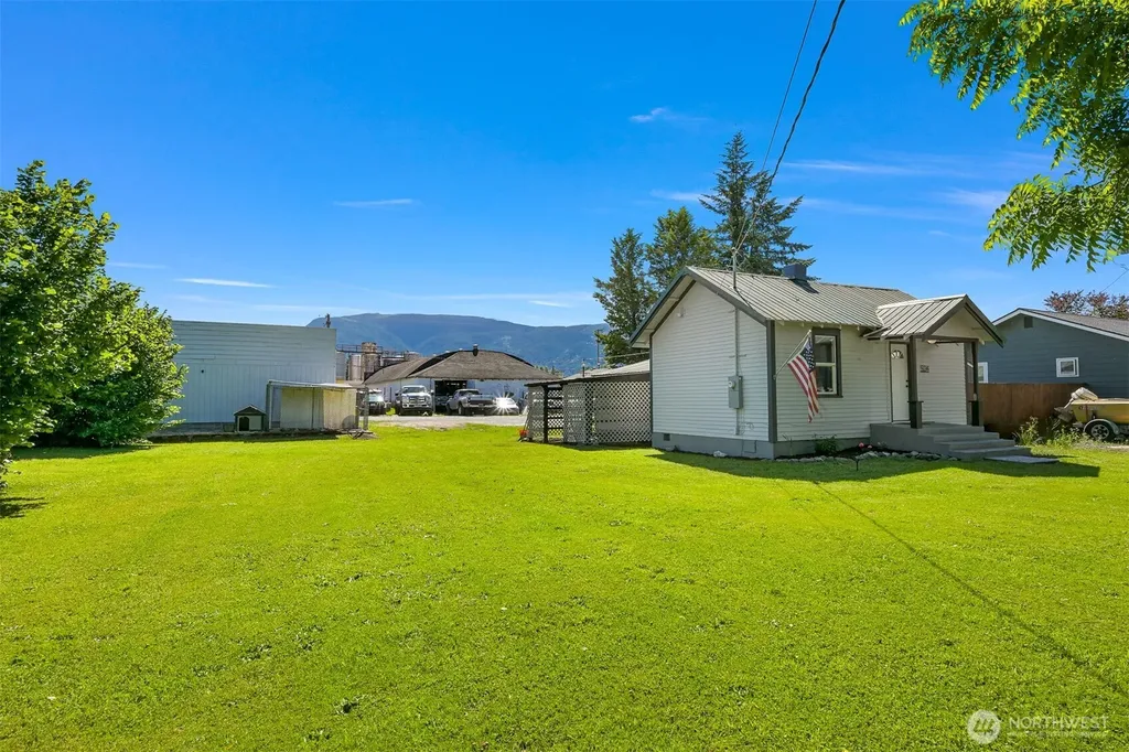 504 W 1st Street Nooksack WA 98276