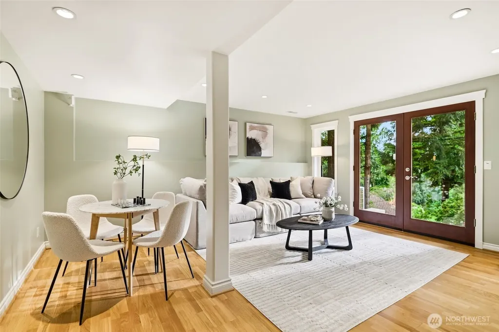 11113 NE 38th Place Bellevue WA 98004