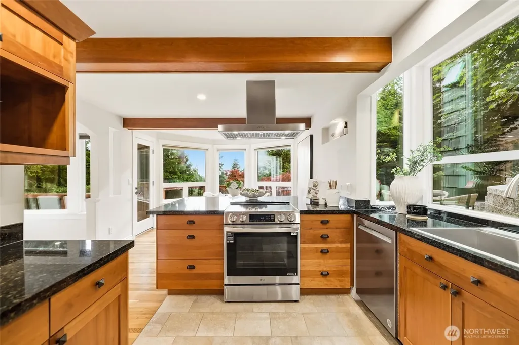 11113 NE 38th Place Bellevue WA 98004