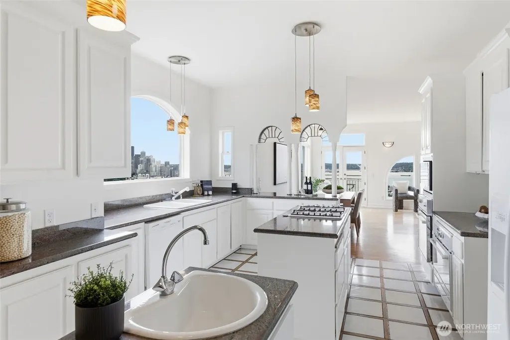 511 W Highland Drive Seattle WA 98119
