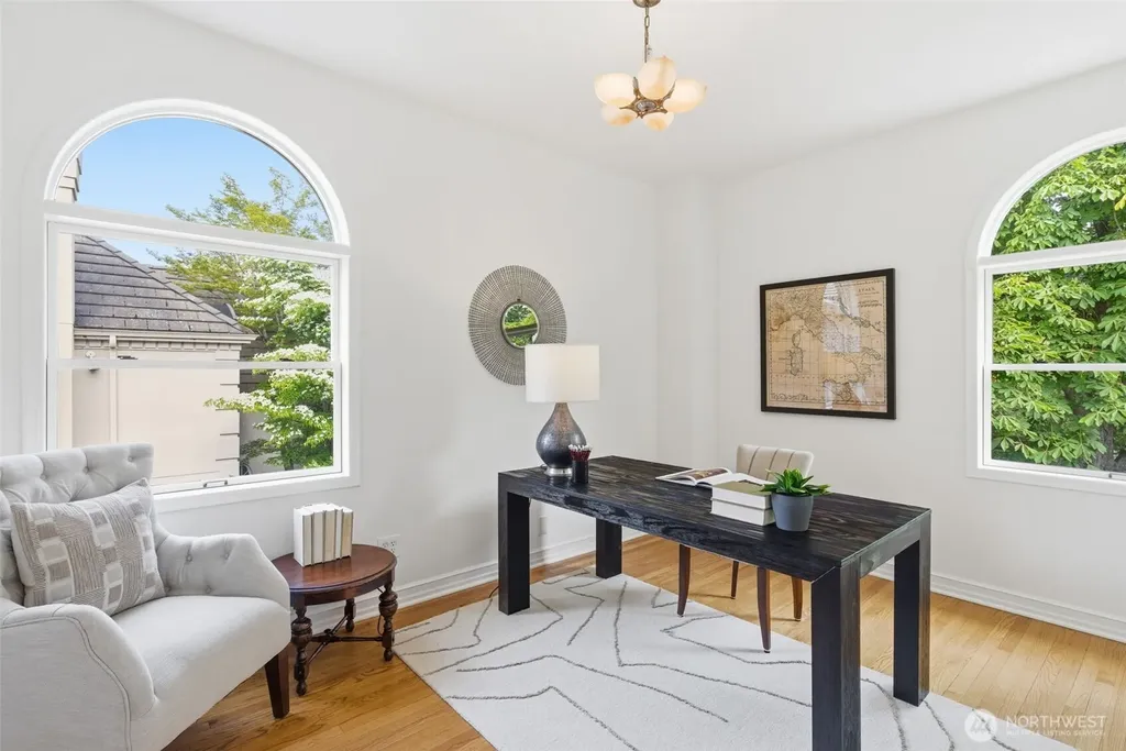511 W Highland Drive Seattle WA 98119