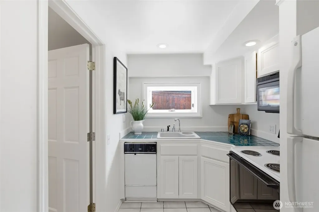 511 W Highland Drive Seattle WA 98119