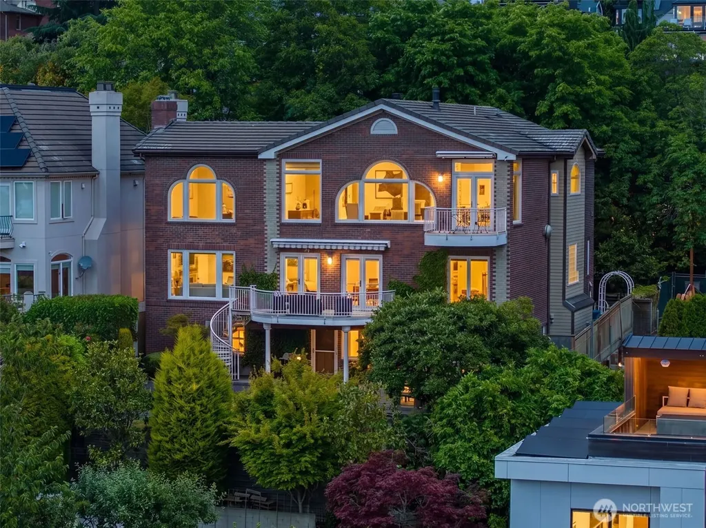 511 W Highland Drive Seattle WA 98119