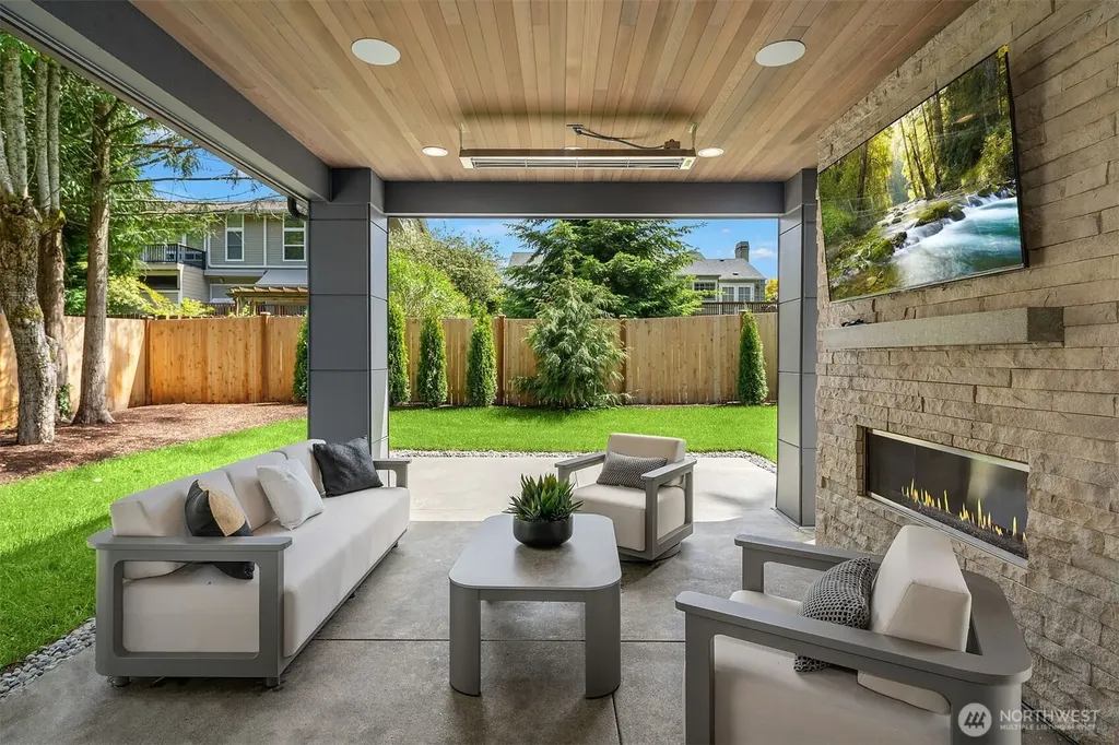 8016 Fairway Drive NE Seattle WA 98115