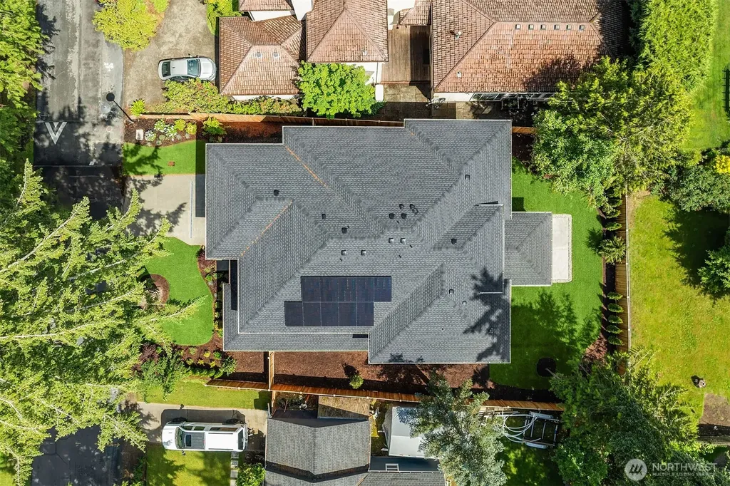 8016 Fairway Drive NE Seattle WA 98115