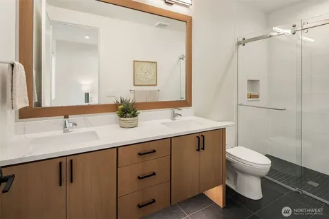 8016 Fairway Drive NE Seattle WA 98115