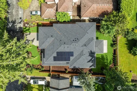 8016 Fairway Drive NE Seattle WA 98115
