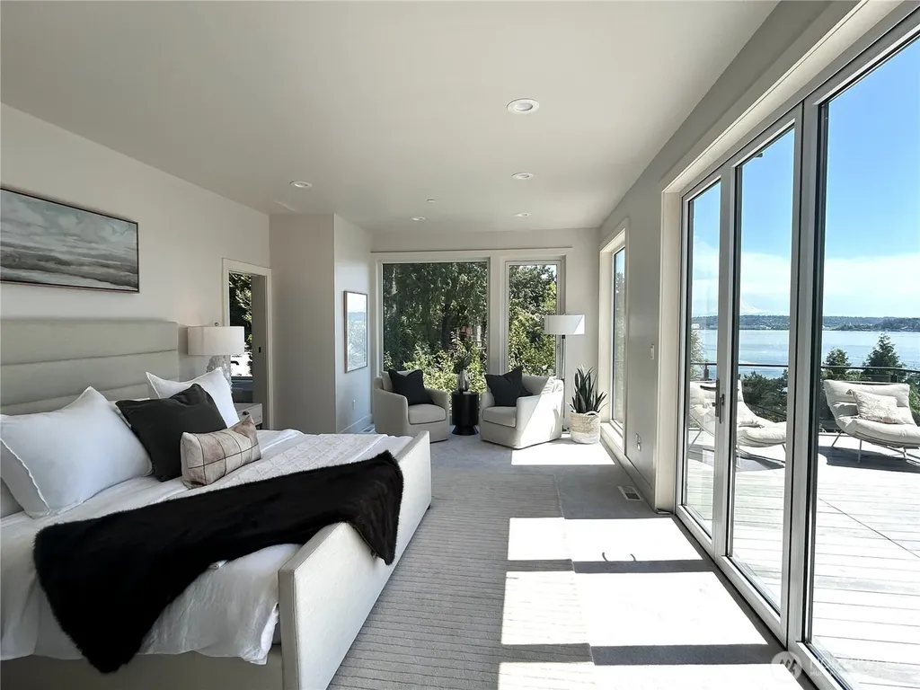 8243 W Mercer Way Mercer Island WA 98040