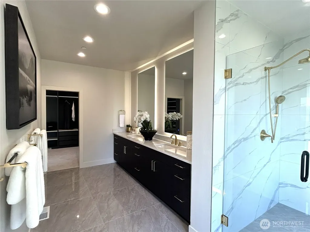 8243 W Mercer Way Mercer Island WA 98040