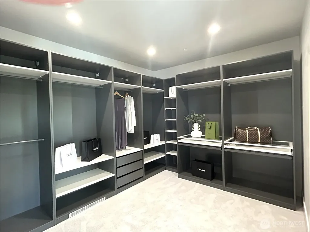 8243 W Mercer Way Mercer Island WA 98040
