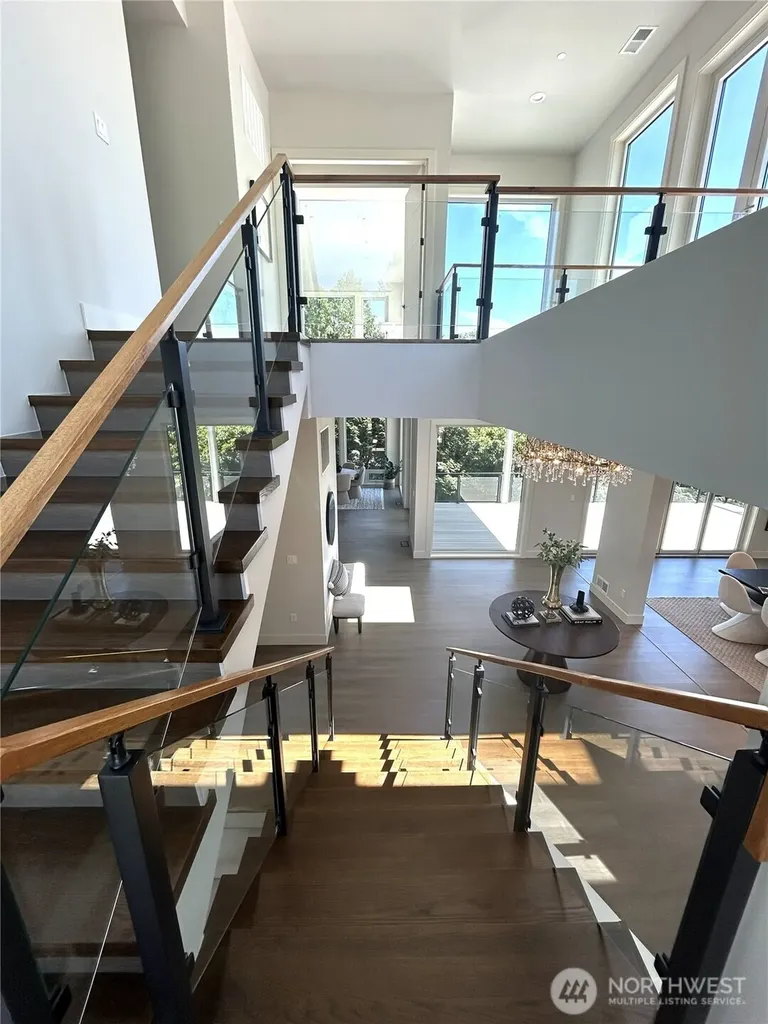 8243 W Mercer Way Mercer Island WA 98040