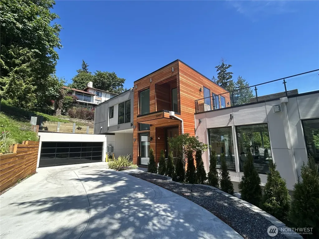 8243 W Mercer Way Mercer Island WA 98040