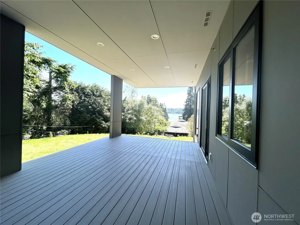 8243 W Mercer Way Mercer Island WA 98040