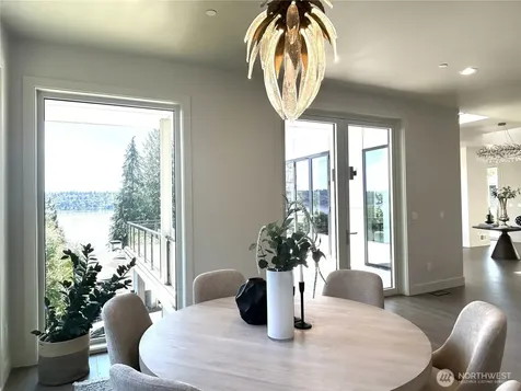 8243 W Mercer Way Mercer Island WA 98040
