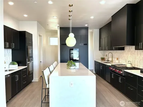 8243 W Mercer Way Mercer Island WA 98040