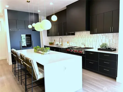 8243 W Mercer Way Mercer Island WA 98040