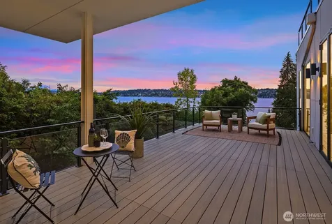 8243 W Mercer Way Mercer Island WA 98040