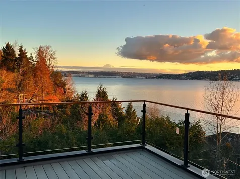 8243 W Mercer Way Mercer Island WA 98040