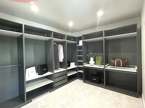 8243 W Mercer Way Mercer Island WA 98040
