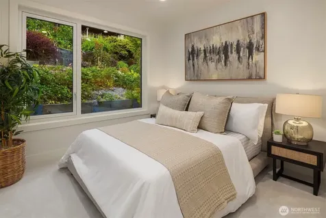 8243 W Mercer Way Mercer Island WA 98040