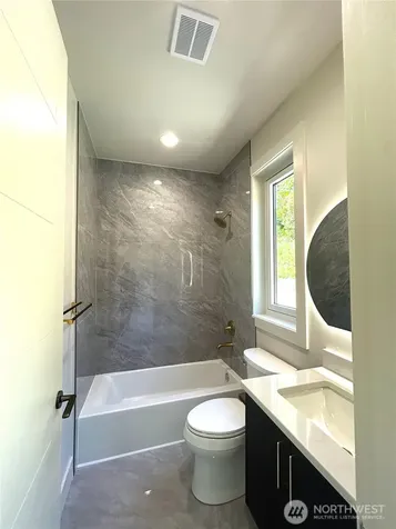 8243 W Mercer Way Mercer Island WA 98040