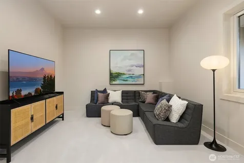 8243 W Mercer Way Mercer Island WA 98040