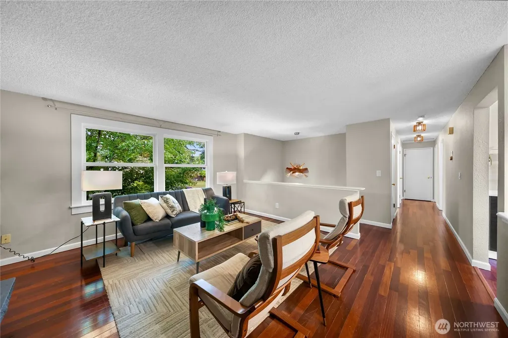11126 159th Avenue NE Redmond WA 98052