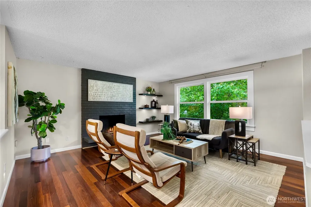 11126 159th Avenue NE Redmond WA 98052