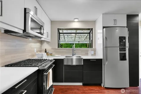 11126 159th Avenue NE Redmond WA 98052