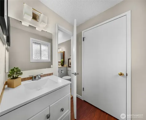 11126 159th Avenue NE Redmond WA 98052