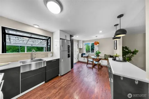 11126 159th Avenue NE Redmond WA 98052