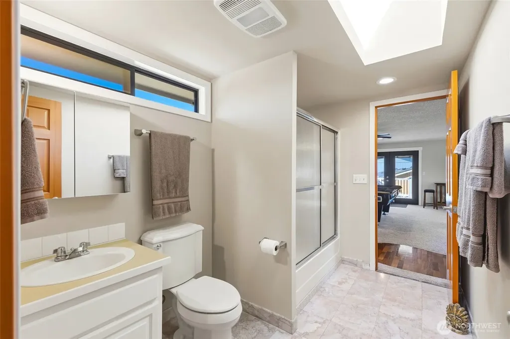 423 106th Place SW Everett WA 98204