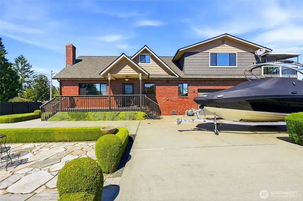 423 106th Place SW Everett WA 98204