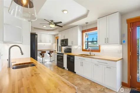 423 106th Place SW Everett WA 98204